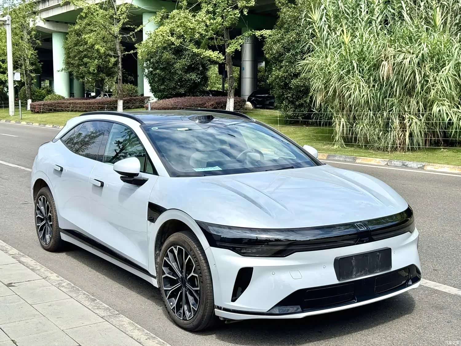 Zeekr 007, 2025 3