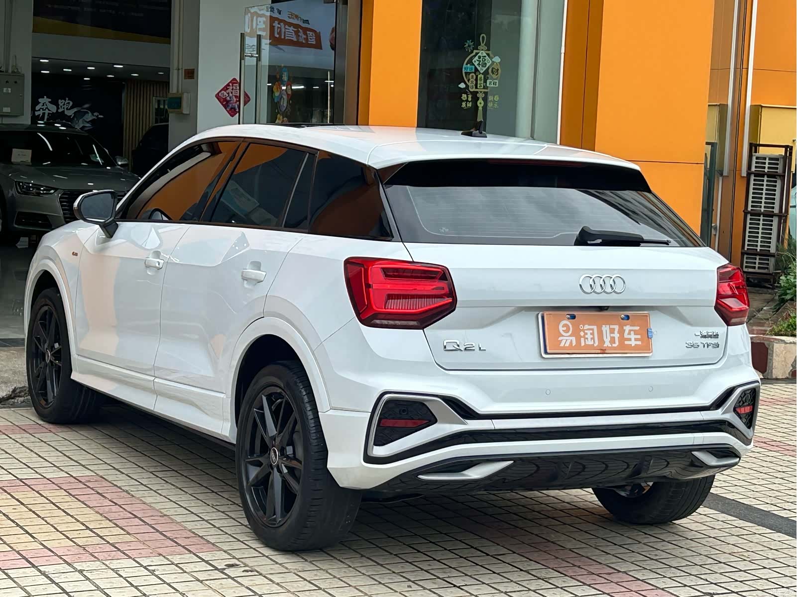 Audi Q2L, 2023 6
