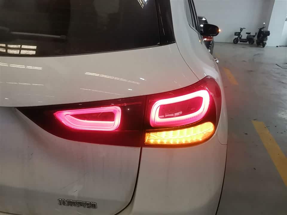 Mercedes-Benz GLA Mercedes-Benz GLA
