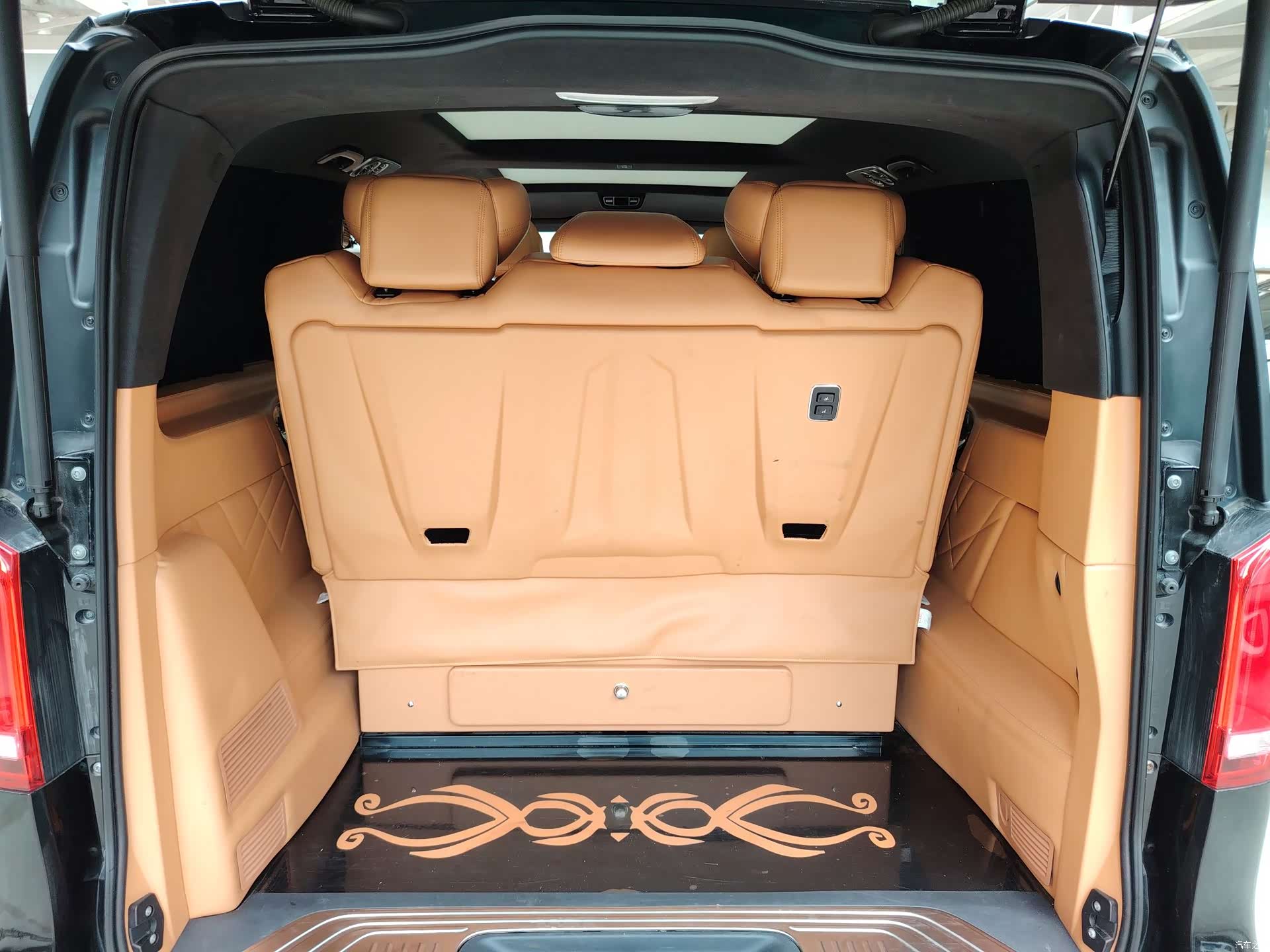 Mercedes-Benz V-Class, 2022 15