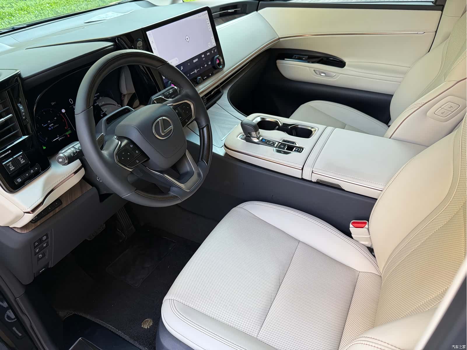 Lexus LM, 2024 8