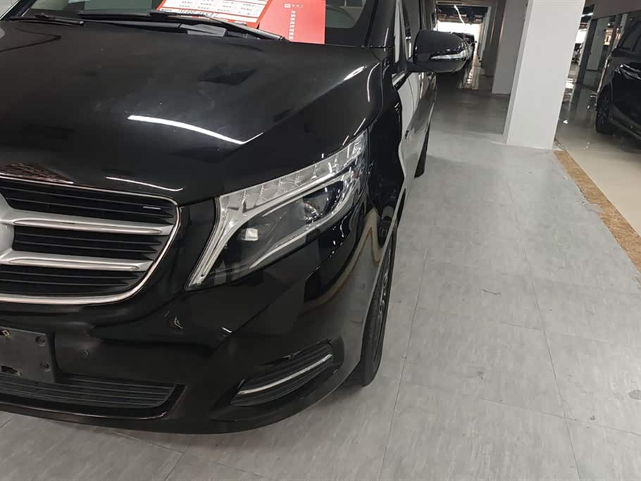 Mercedes-Benz V-class