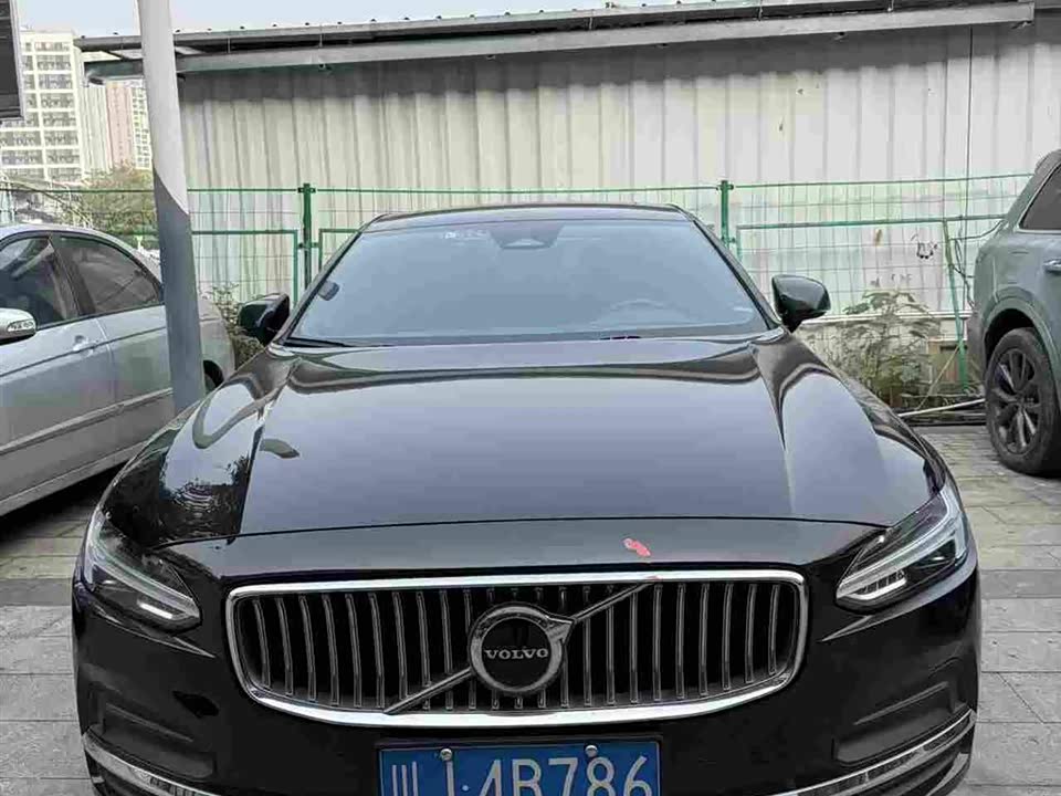 Volvo S90