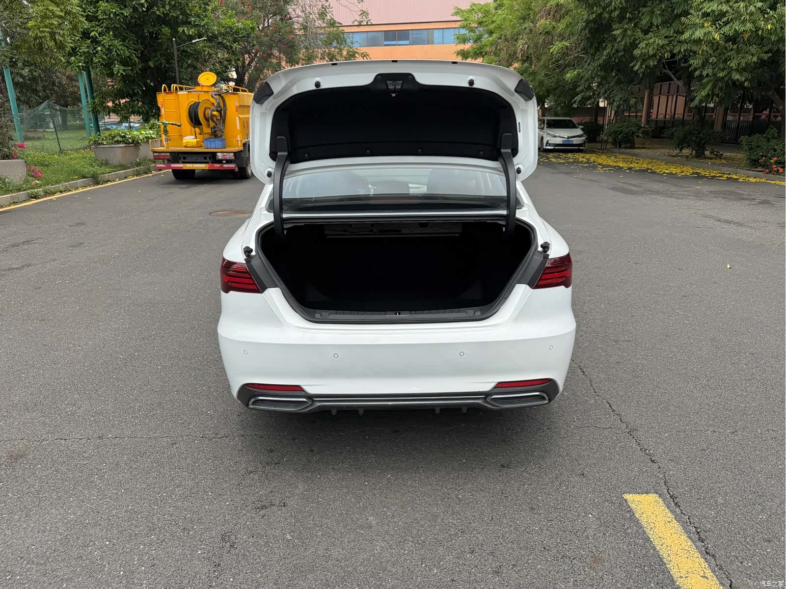 Geely Binray, 2020 14