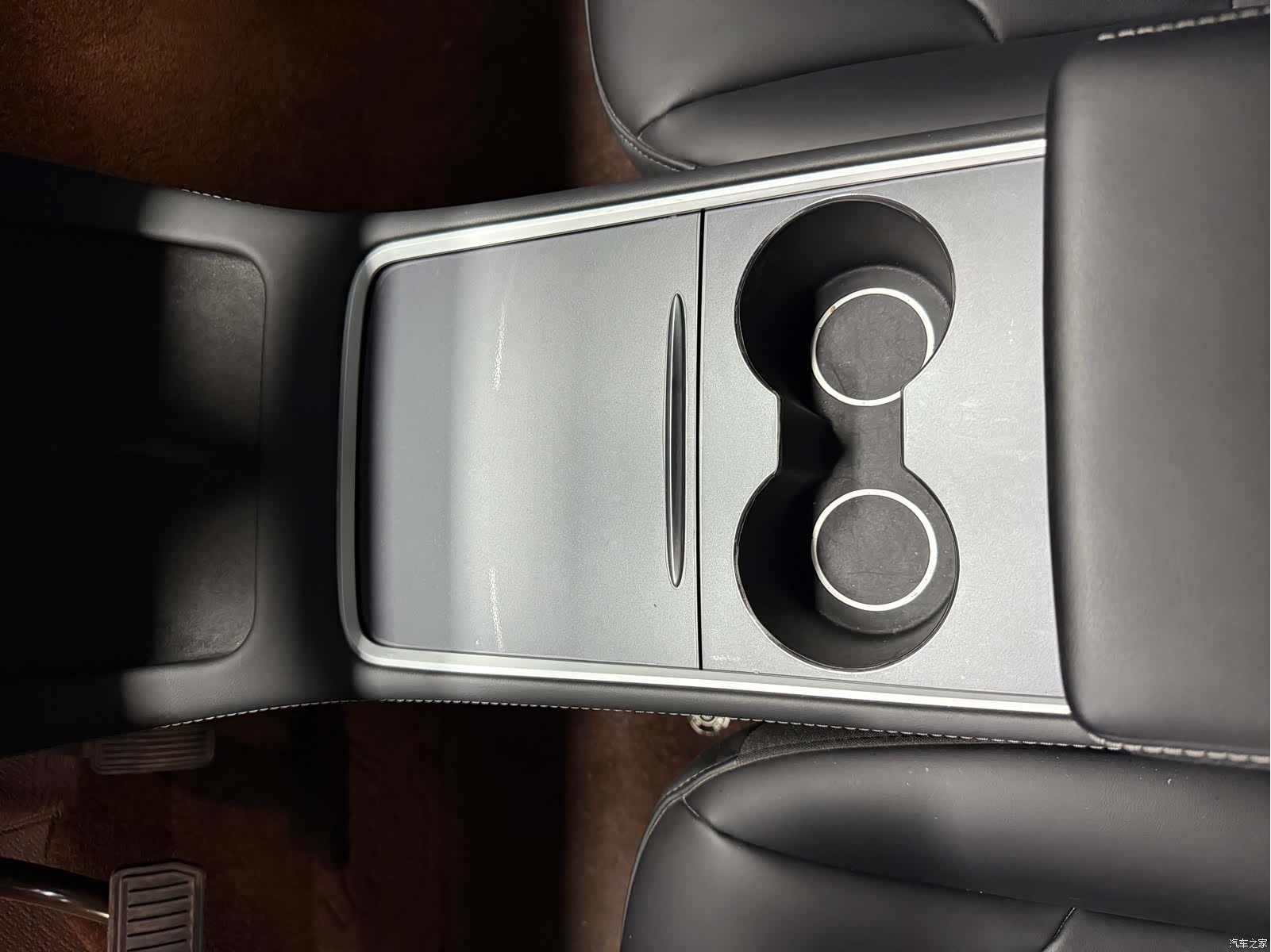Tesla Model Y, 2024 8