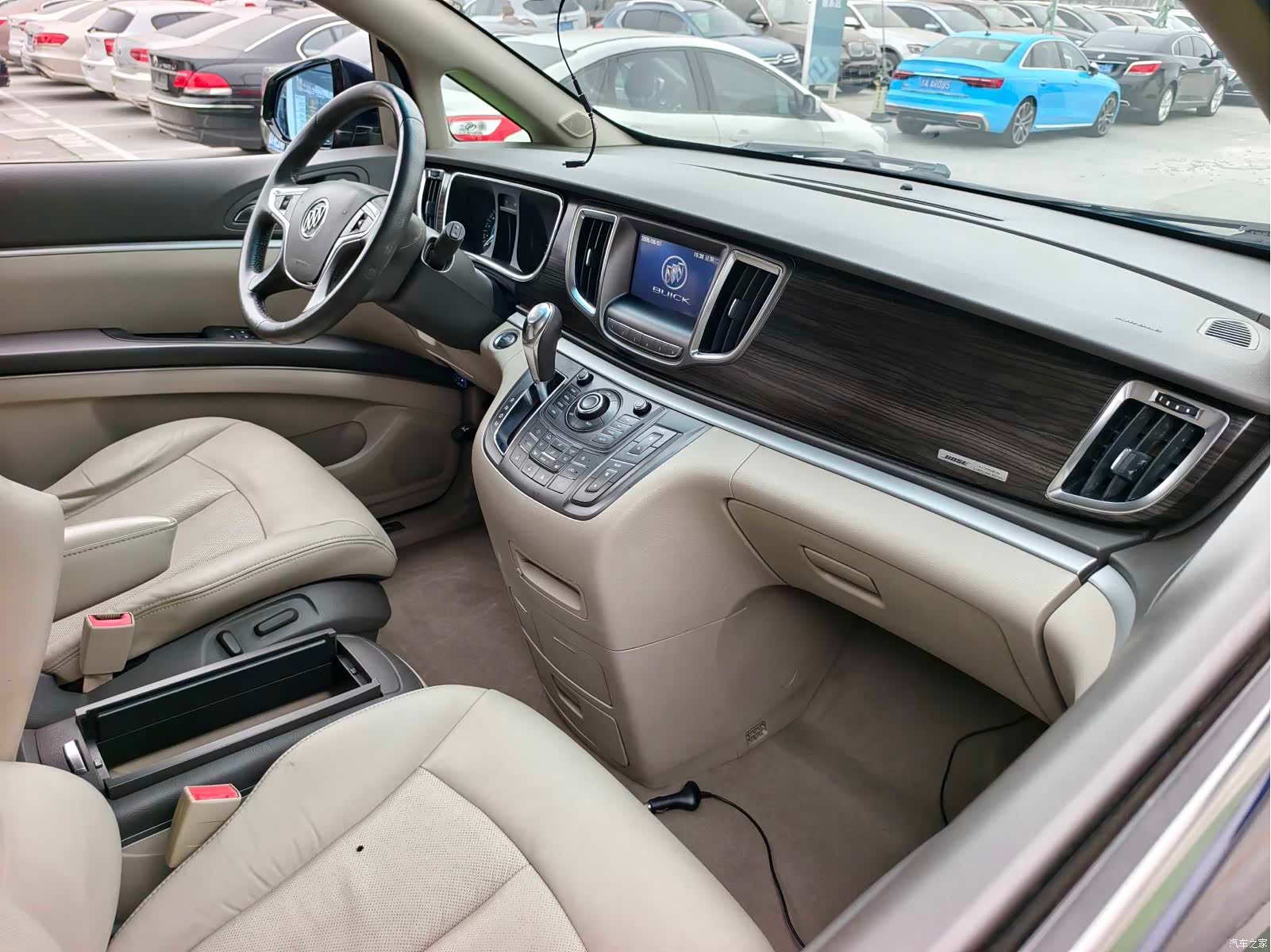 Buick GL8, 2012 18