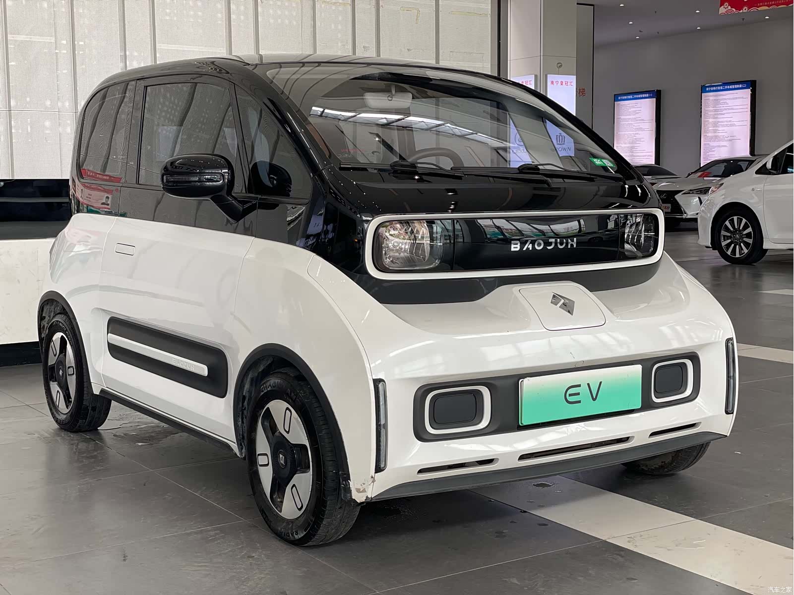 Wuling E300, 2021 3
