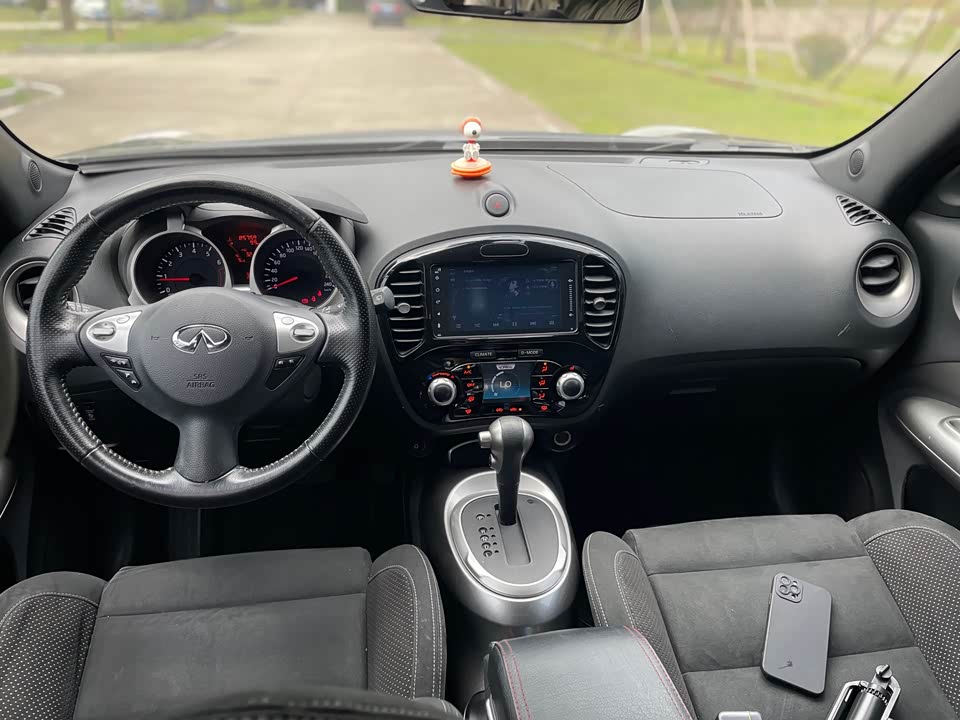Infiniti ESQ