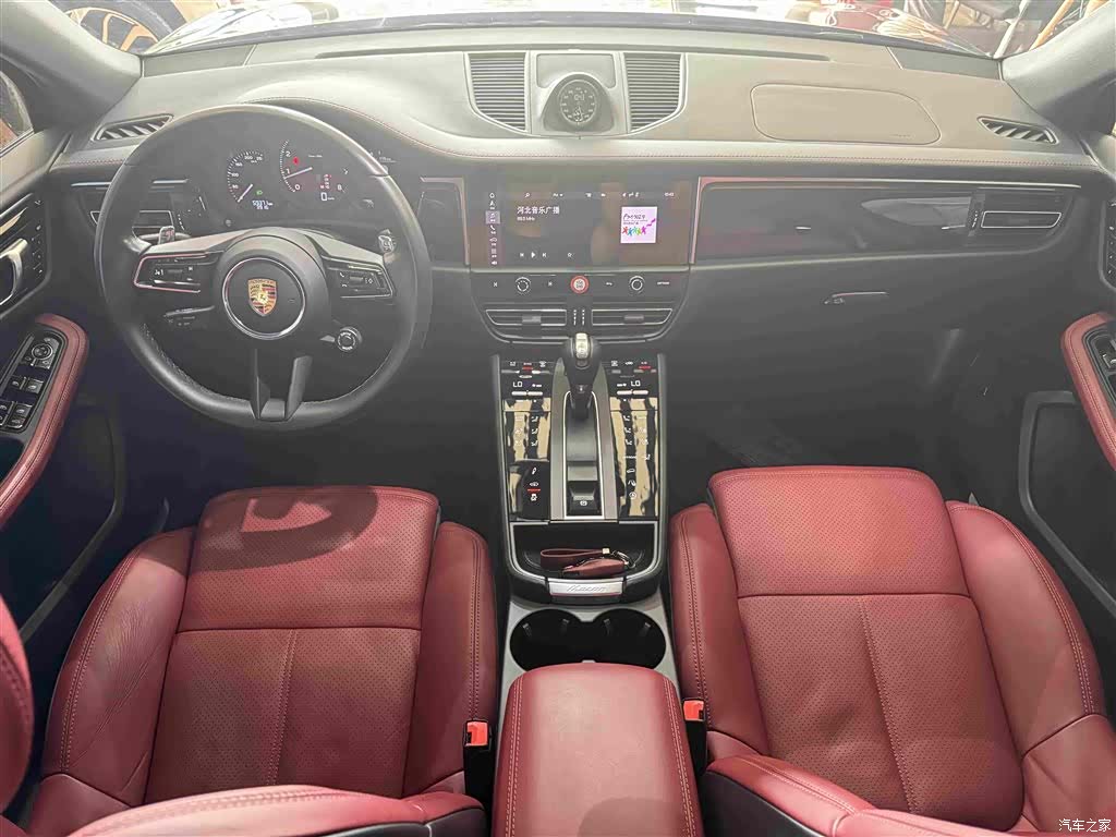 Porsche Macan, 2022 10