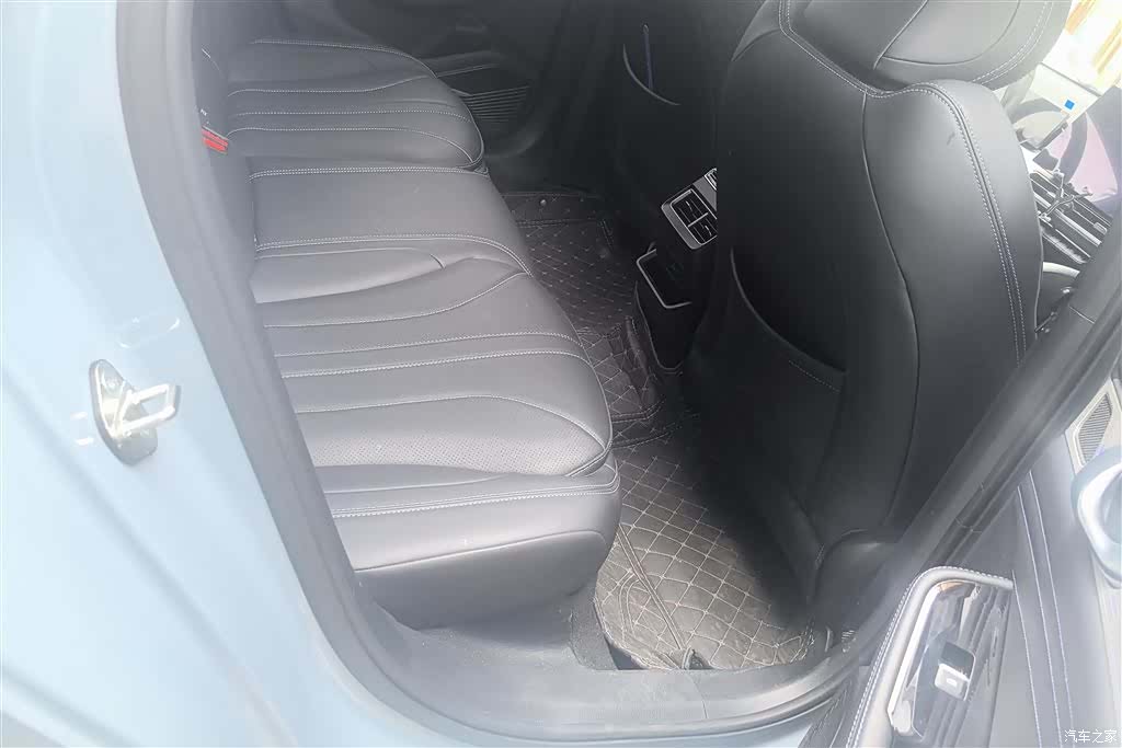 Geely Preface, 2025 11