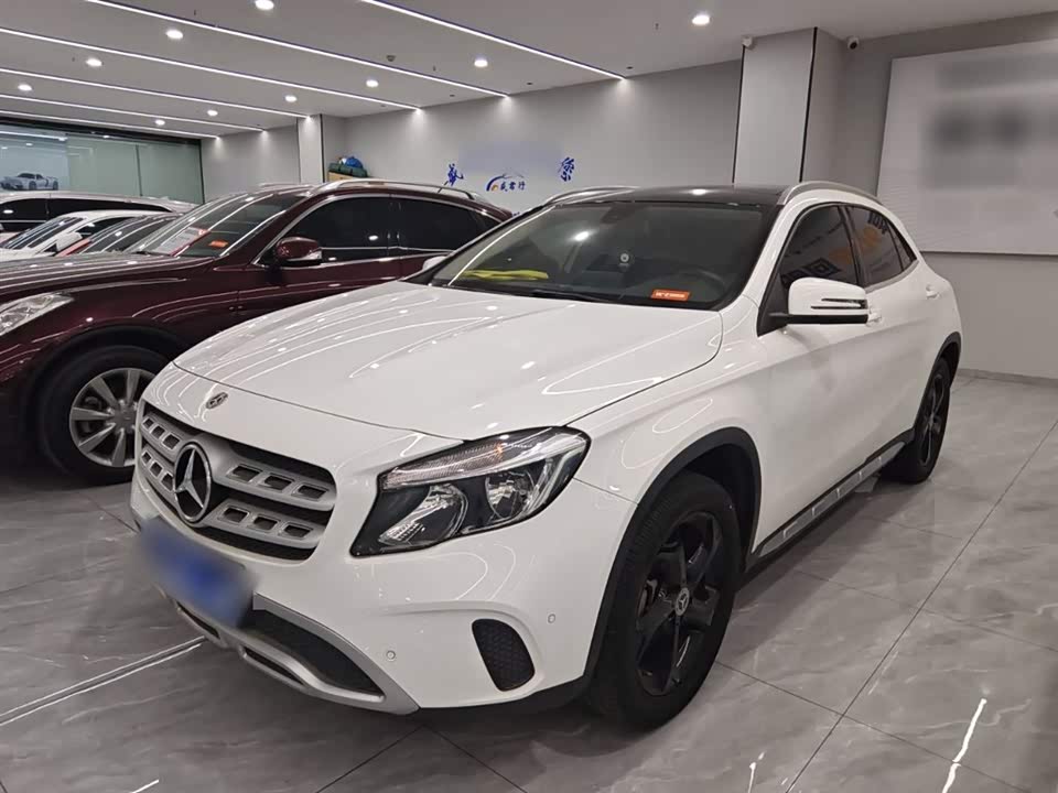 Mercedes-Benz GLA