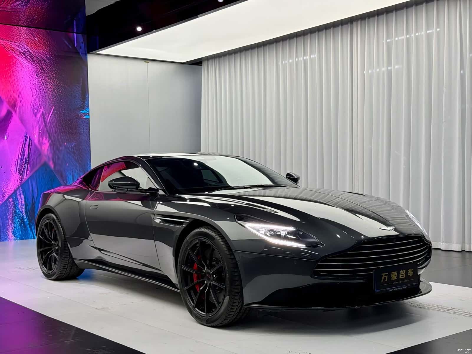 Aston Martin DB11, 2020 3