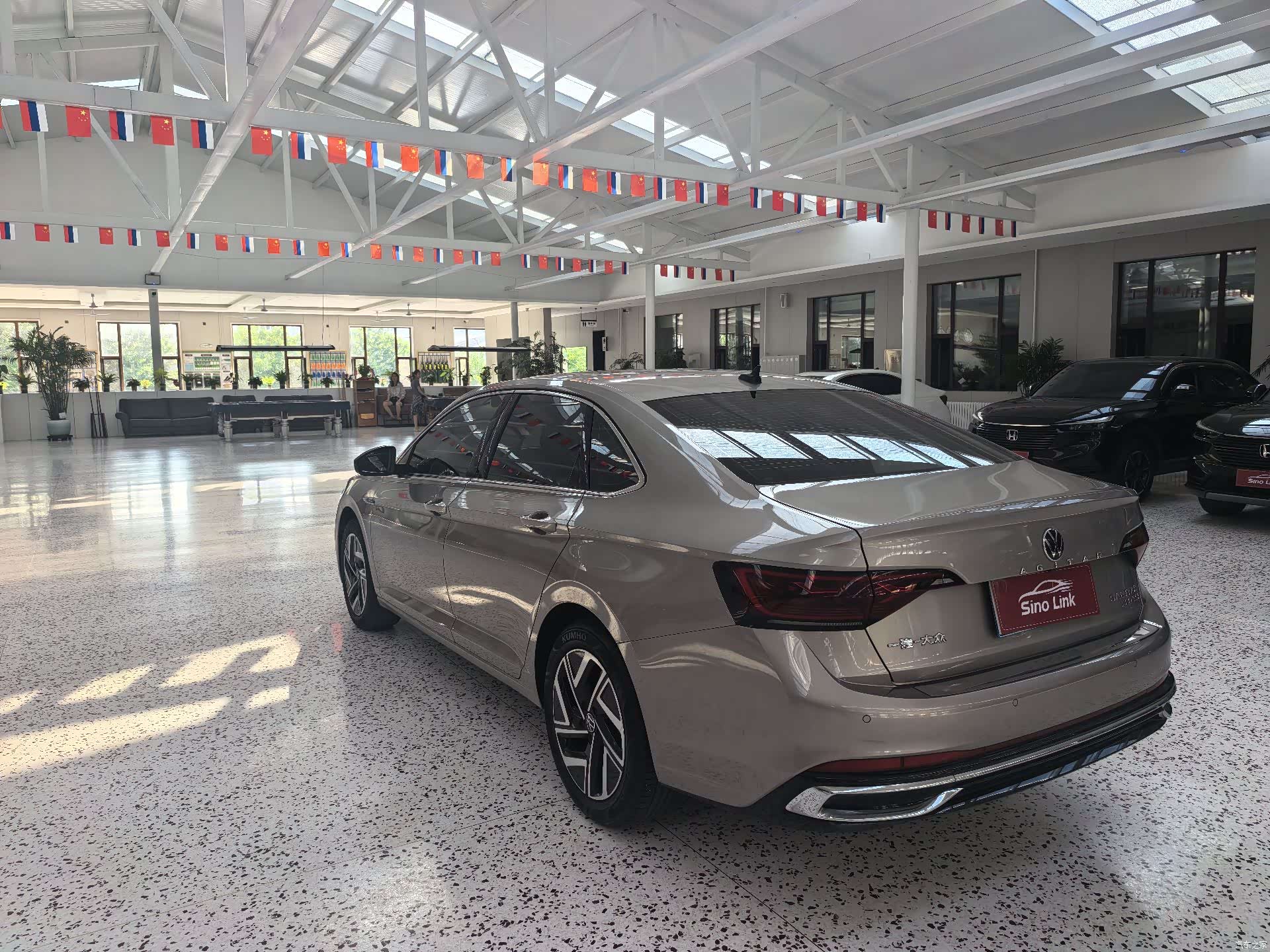 Volkswagen Sagitar, 2023 все фото