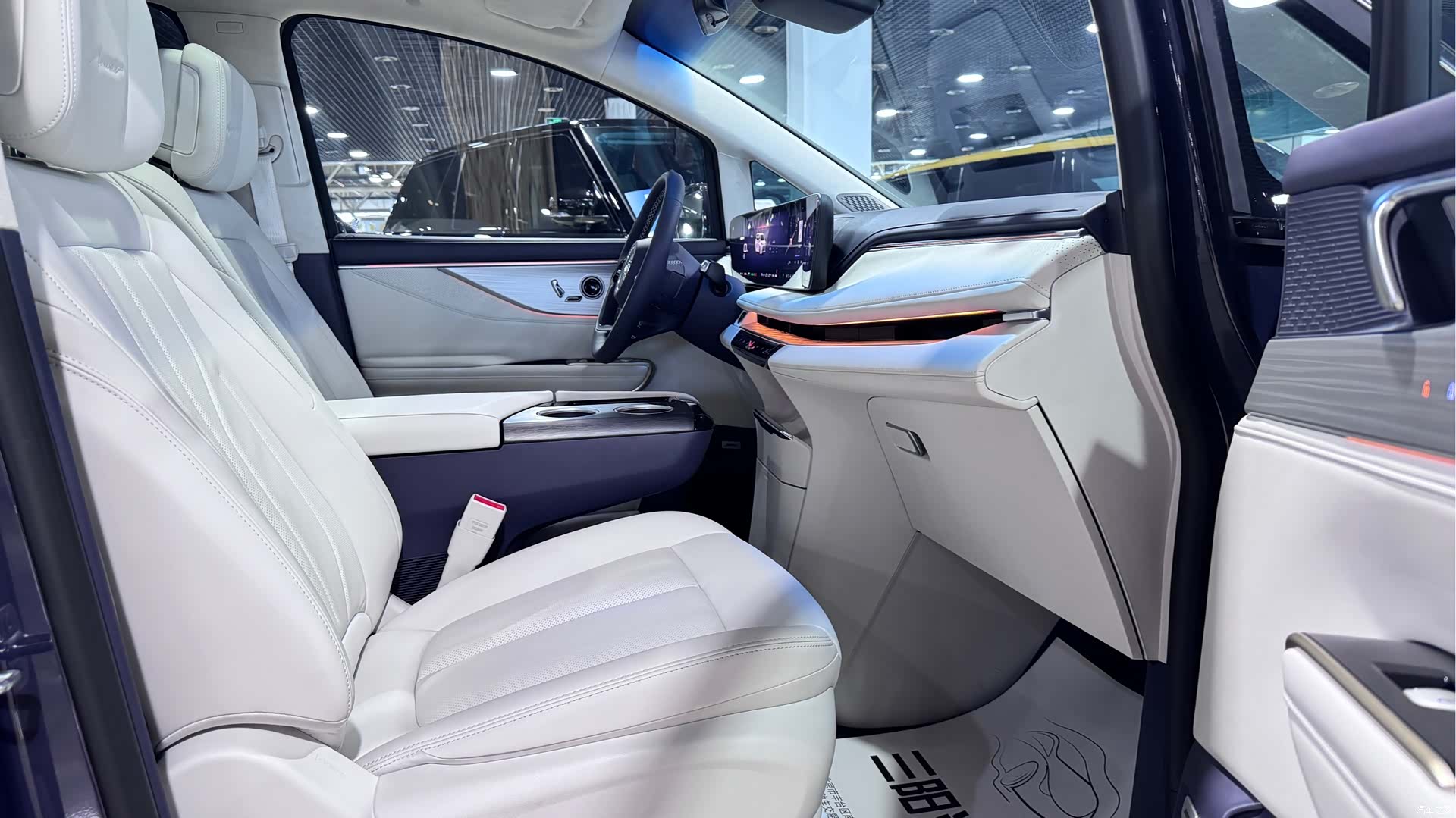 Buick GL8, 2025 6