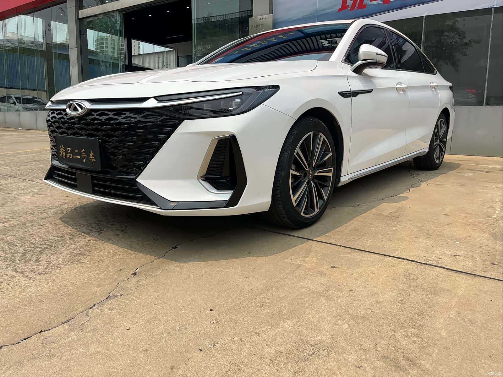 Chery Arrizo 8