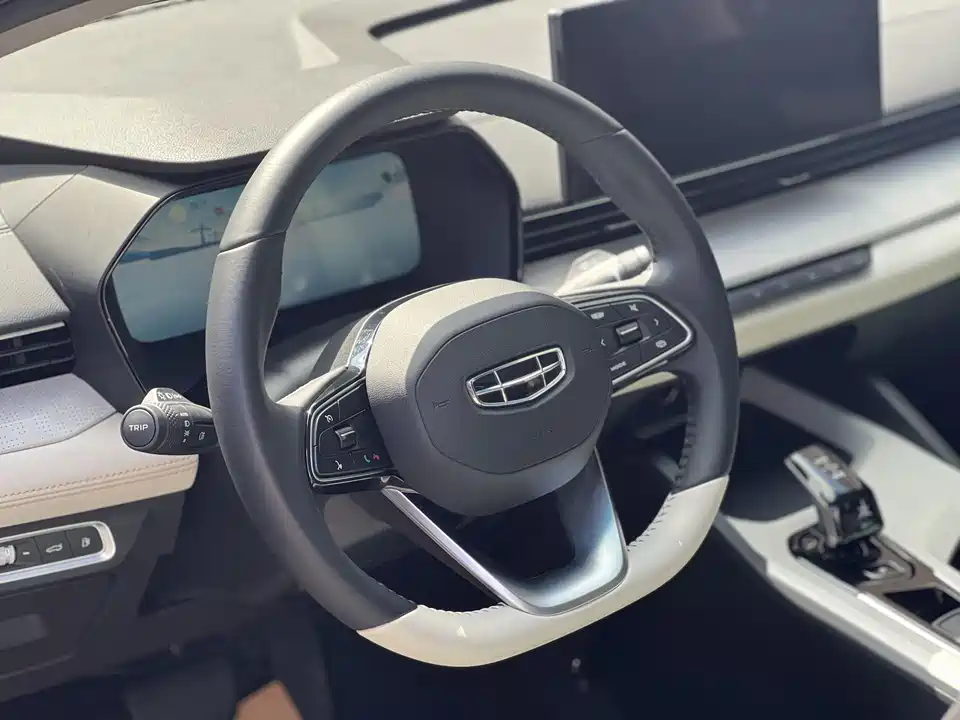 Geely Emgrand L HiP Geely Emgrand L HiP
