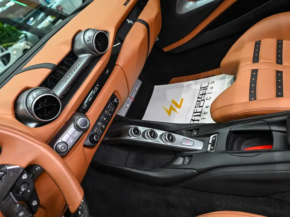 Ferrari 812