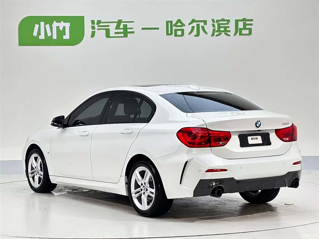 BMW 1 Series, 2022 все фото