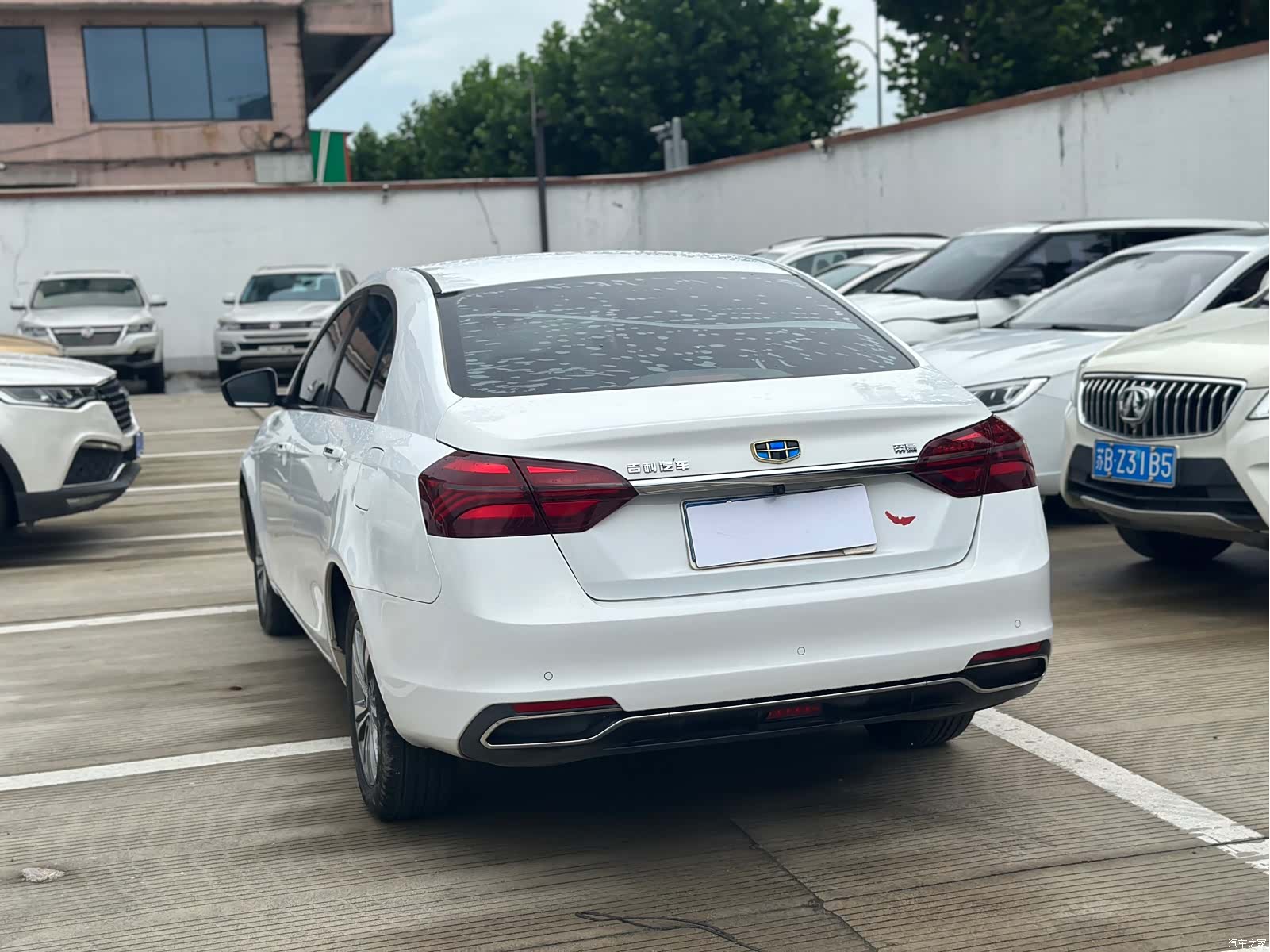Geely Emgrand, 2018 11
