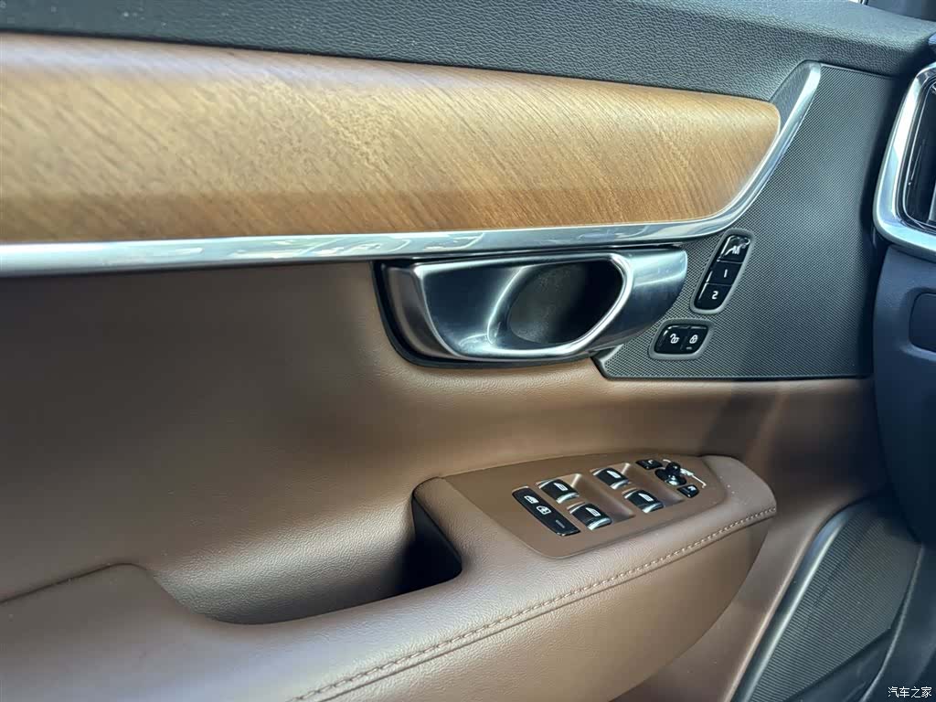 Volvo S90, 2025 12