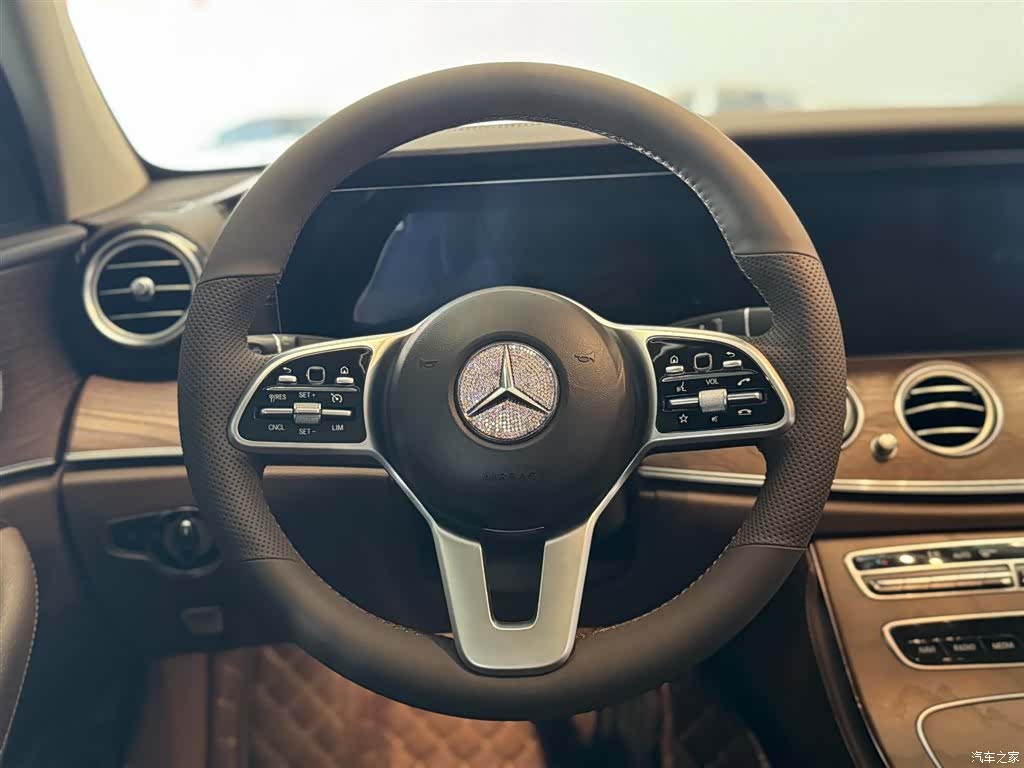 Mercedes-Benz E-Class, 2019 13