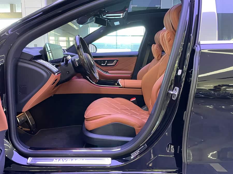 Mercedes-Benz Maybach S-Class 2025, фото 8