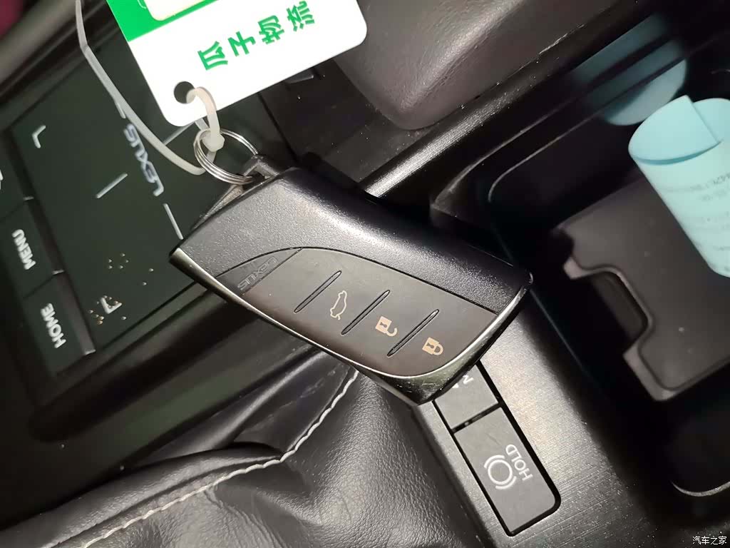 Lexus ES, 2018 12
