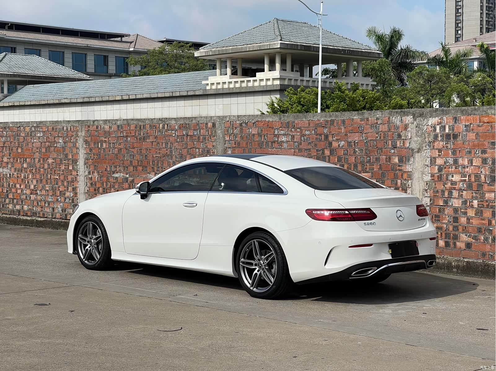 Mercedes-Benz E-Class, 2020 3