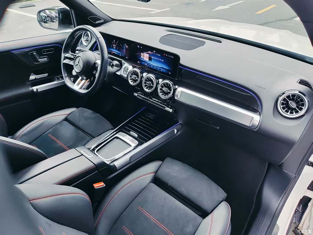 Mercedes-Benz GLB, 2025 19