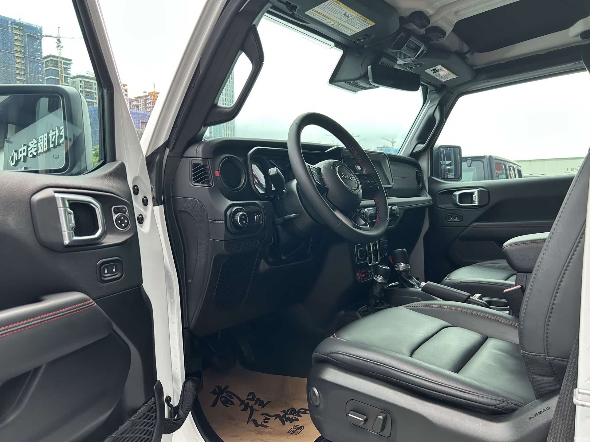 Jeep Wrangler, 2025 все фото