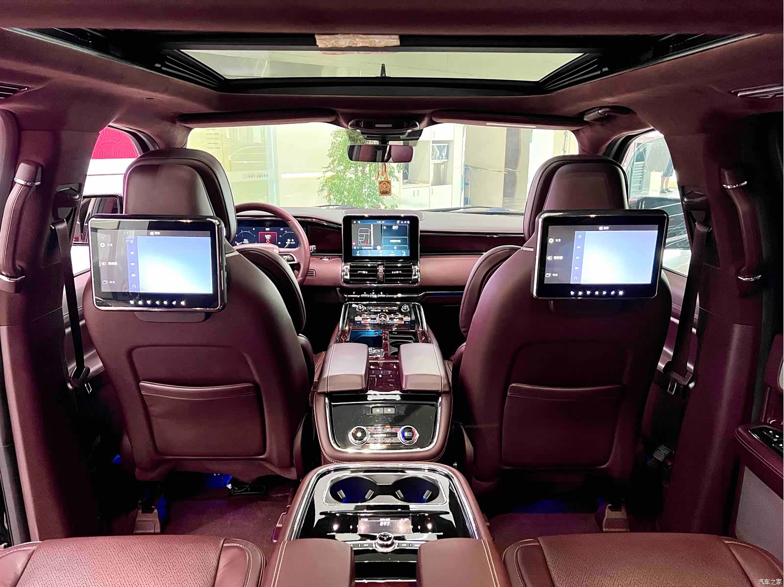 Lincoln Navigator, 2021 10
