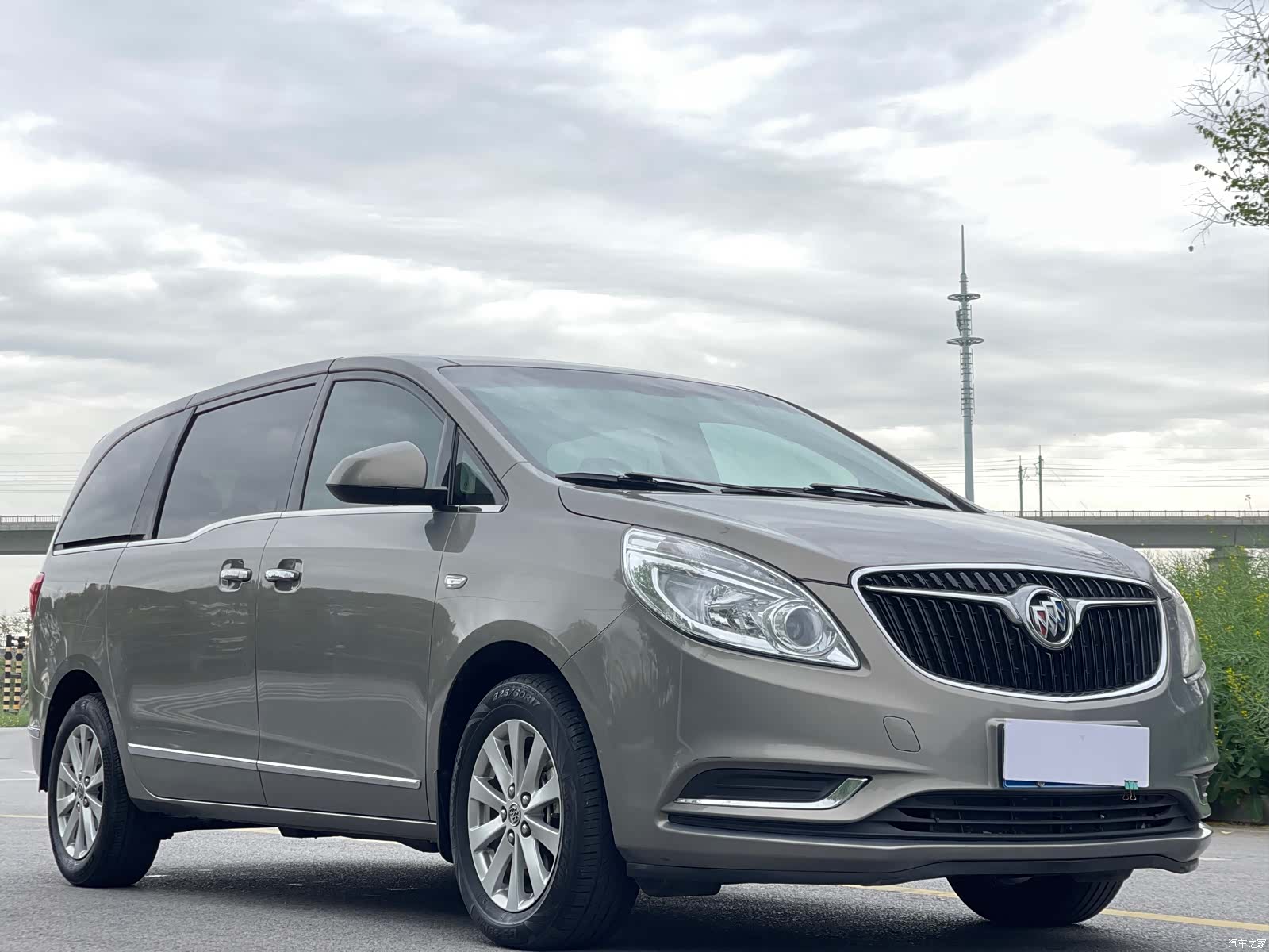 Buick GL8, 2018 3