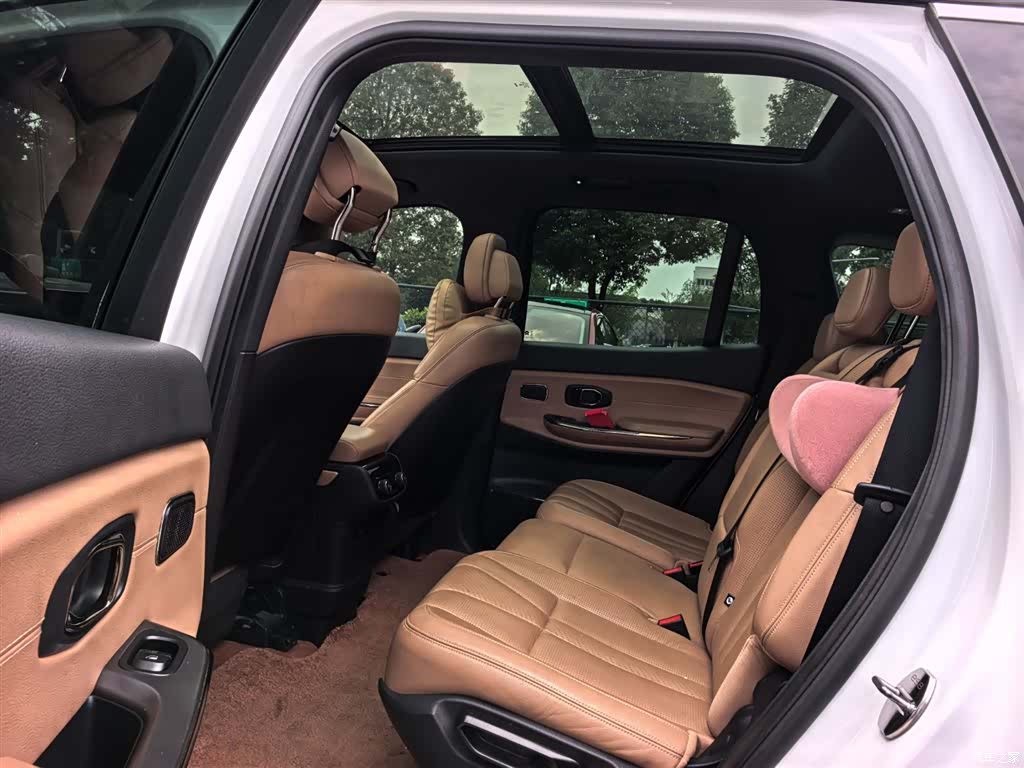 NIO ES8, 2021 11