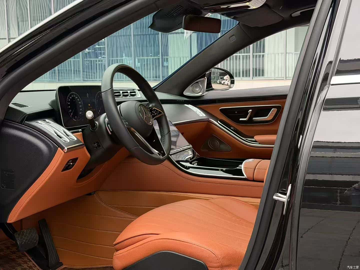Mercedes-Benz S-Class, 2023 3