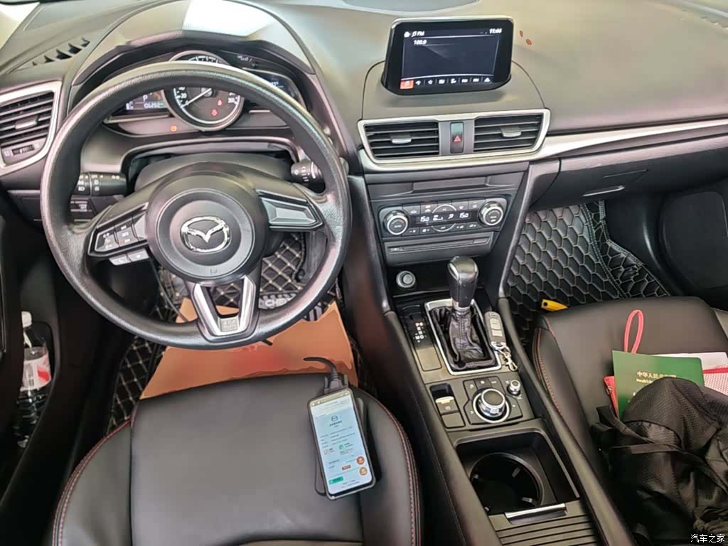 Mazda Mazda3, 2017 10