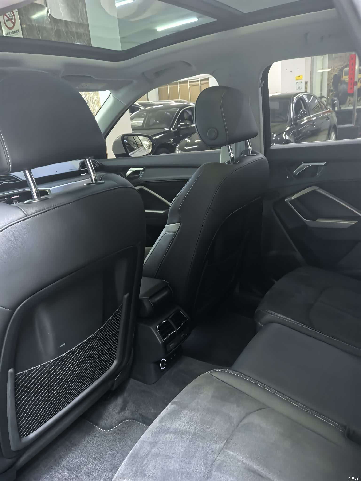 Audi Q3, 2022 10