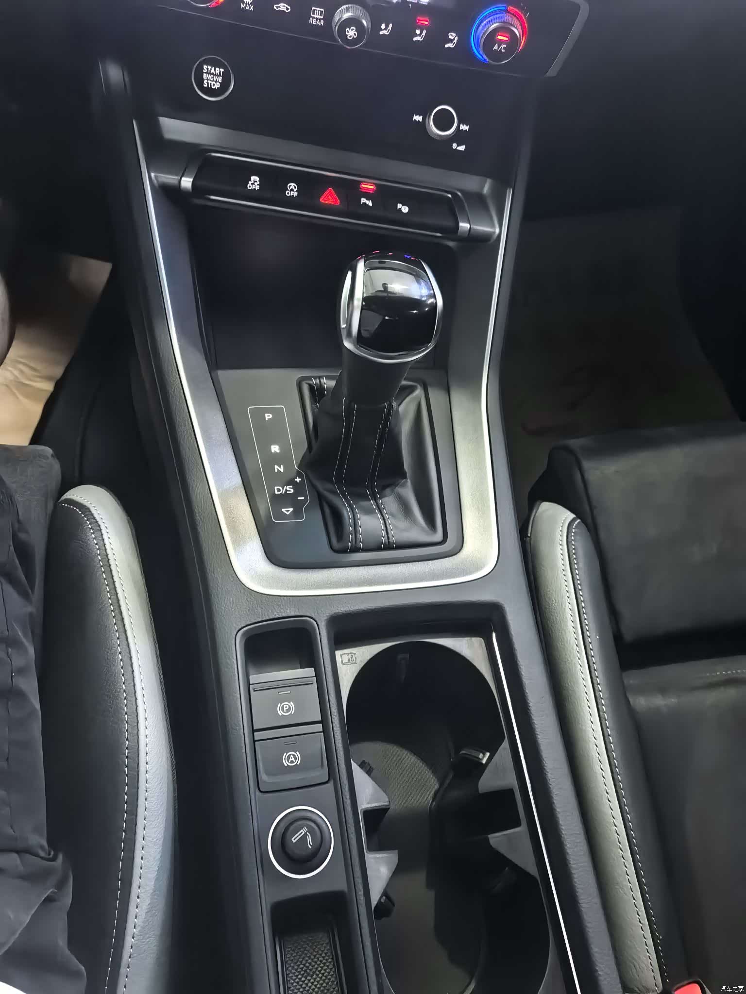 Audi Q3, 2022 11
