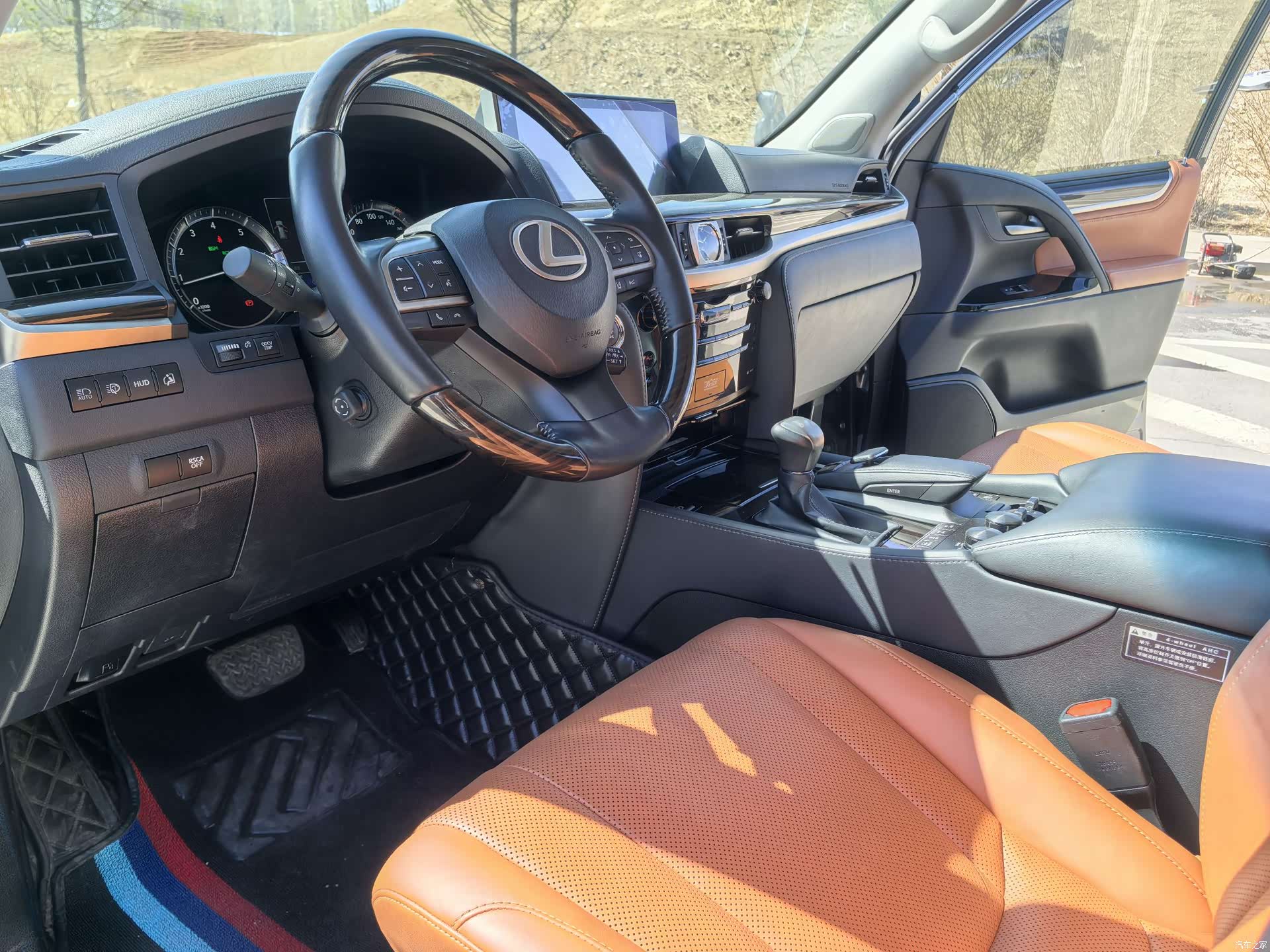 Lexus LX, 2018 9