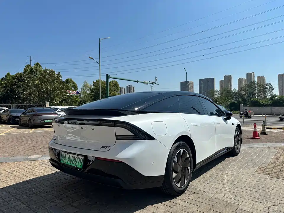 XPENG P7+