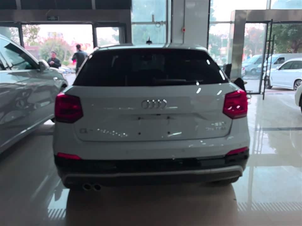 Audi Q2L