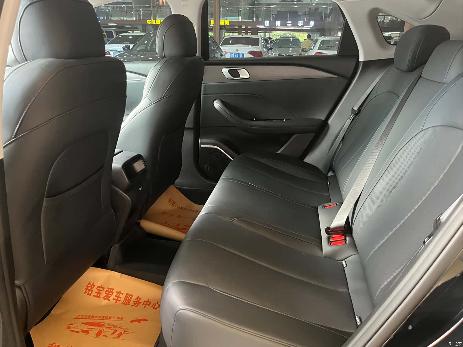 Geely Emgrand, 2026 все фото