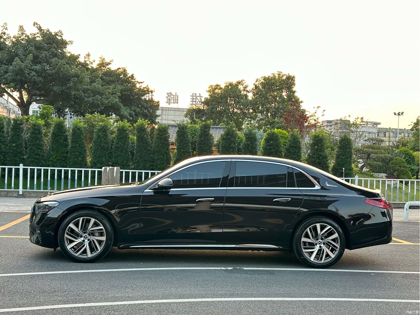Mercedes-Benz E-Class, 2025 2