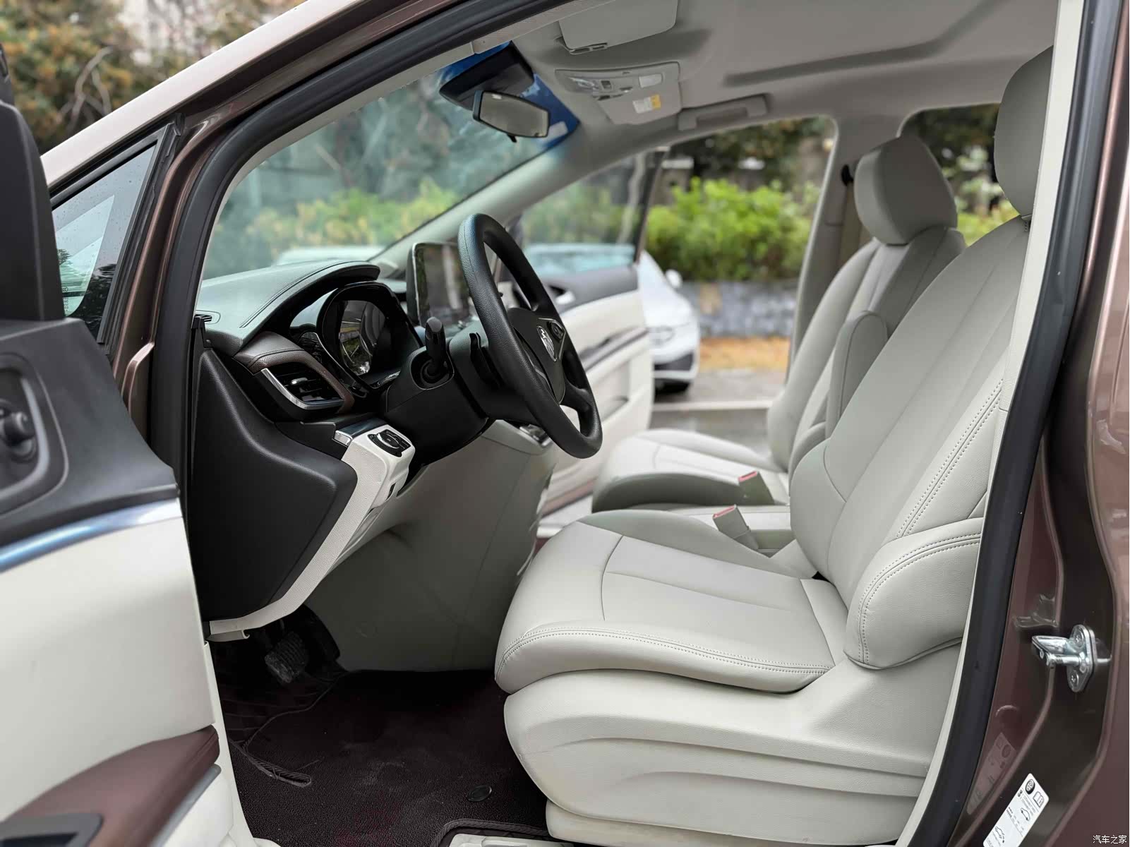 Buick GL8, 2020 8
