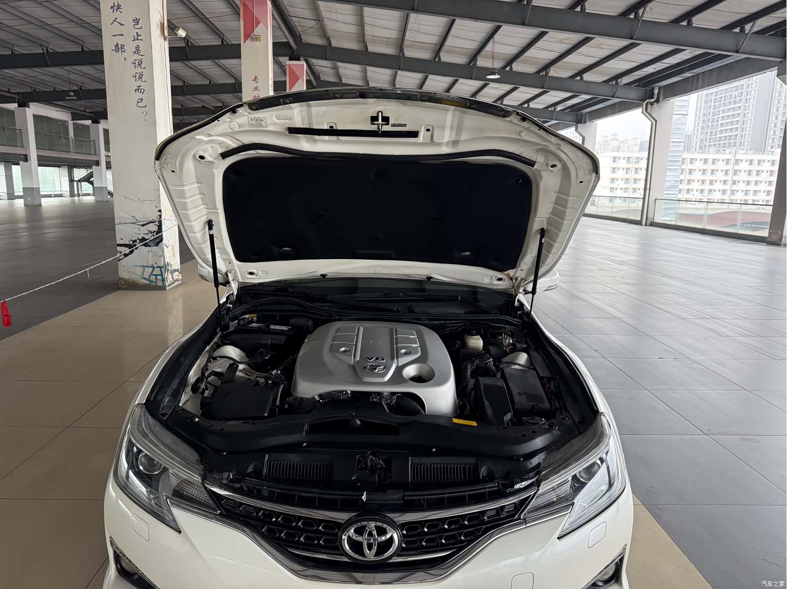 Toyota 2.5V, 2015 14