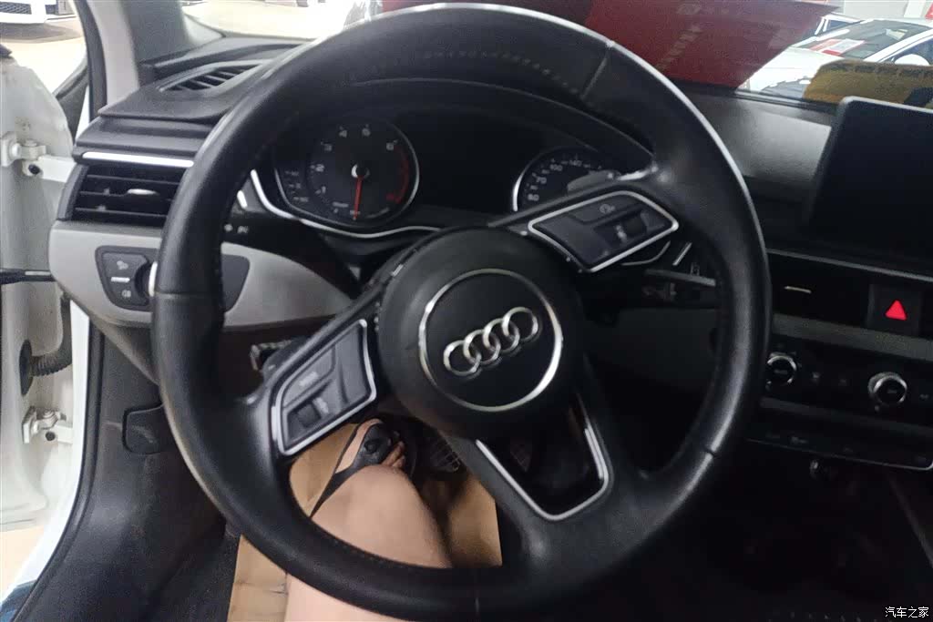 Audi A4L, 2019 15