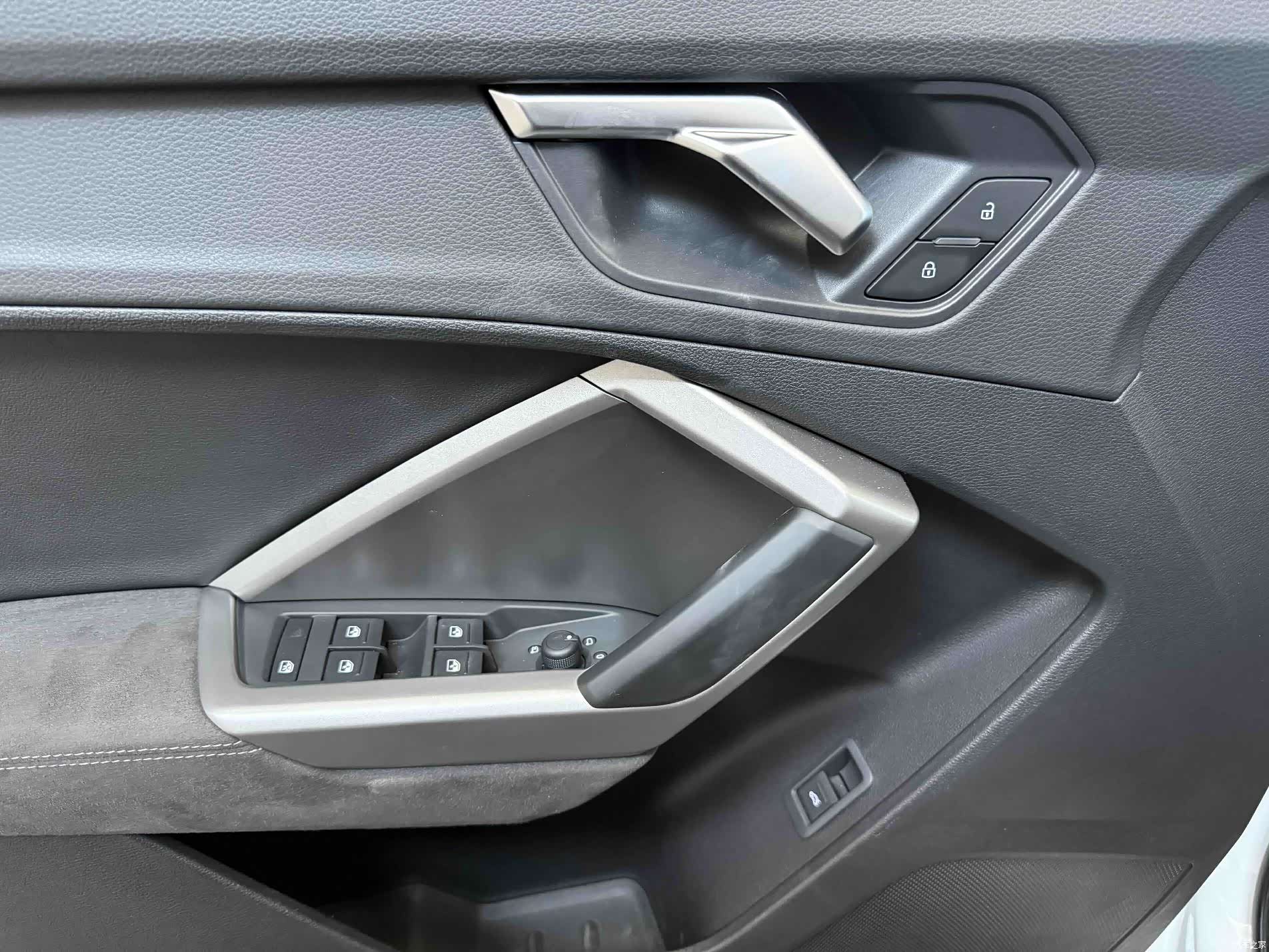 Audi Q3, 2022 11