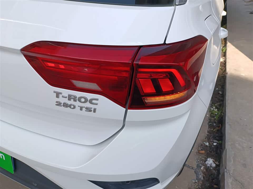 Volkswagen T-ROC exploring Songs