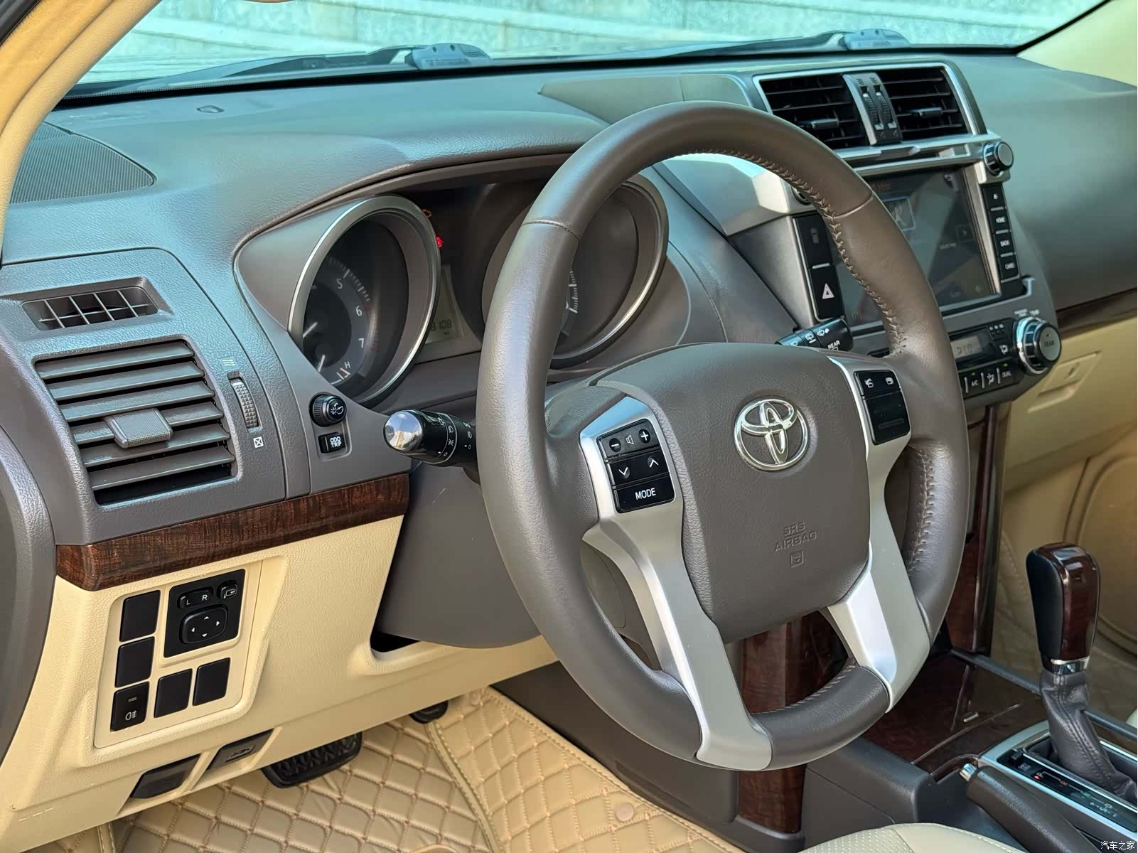 Toyota Prado, 2015 11