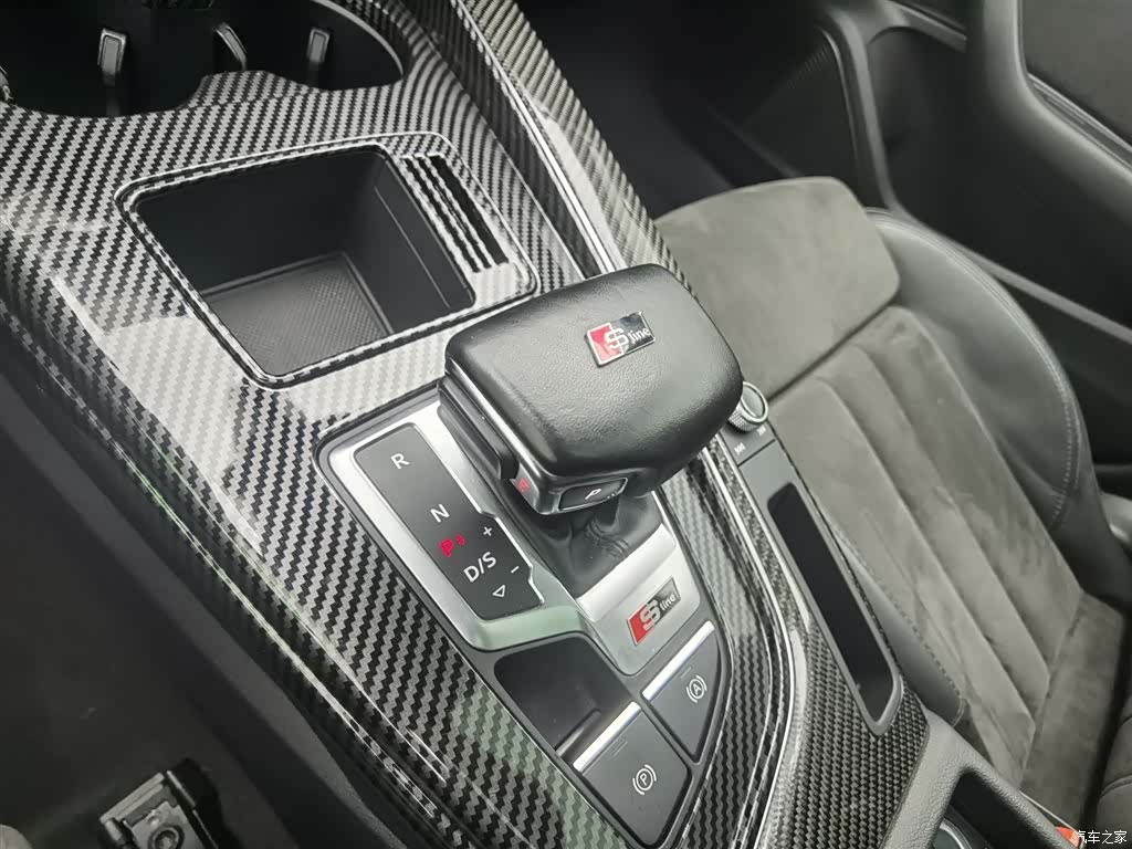 Audi A4L, 2022 13