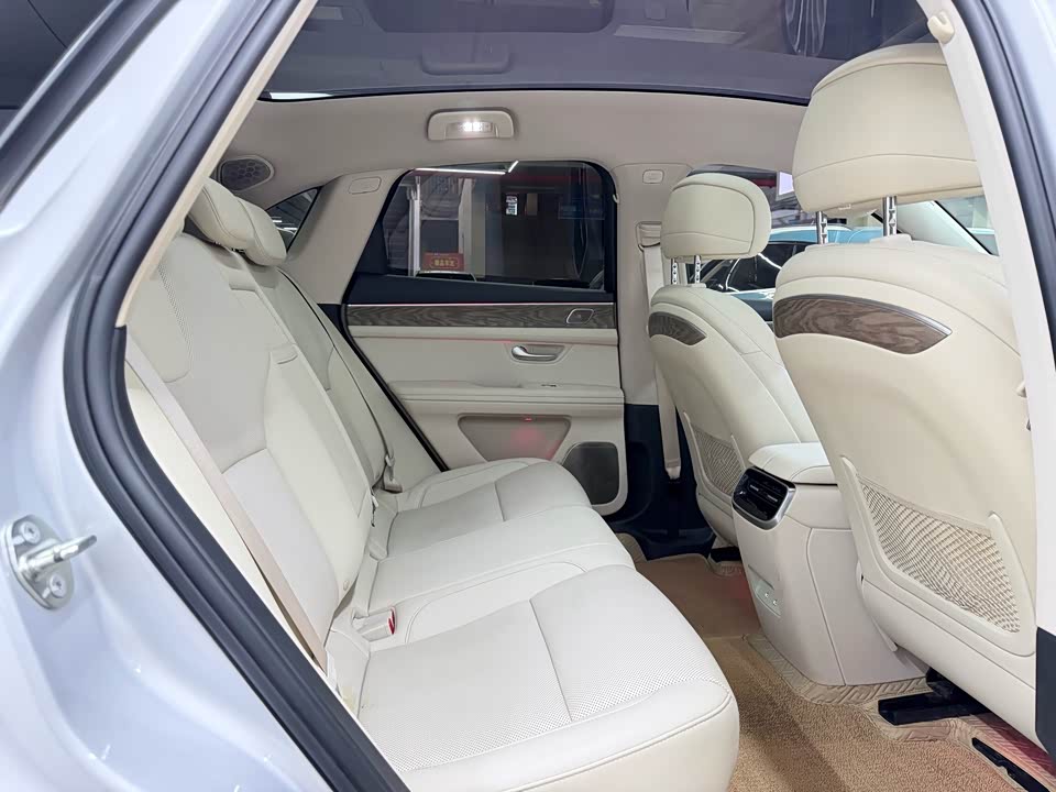 AITO Ask the world M5